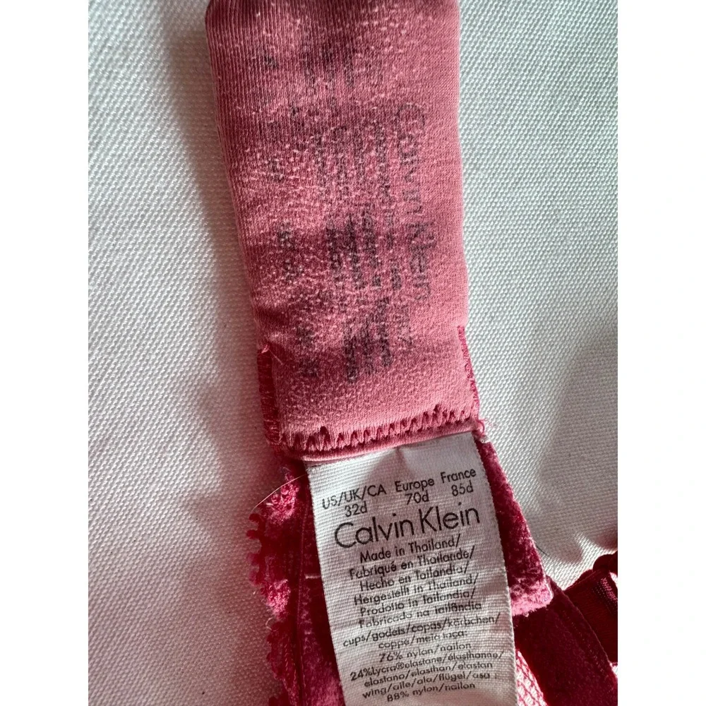 Calvin Klein Women‎ 32D Dark Pink Lace Trim Padded Push Up Underwire Bra 32D New
